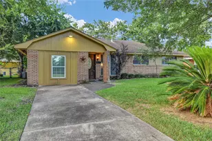 111 Mimosa St, Lake Jackson, TX 77566 - Photo 1