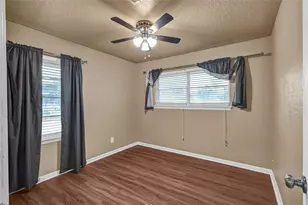 111 Mimosa St, Lake Jackson, TX 77566 - Photo 21