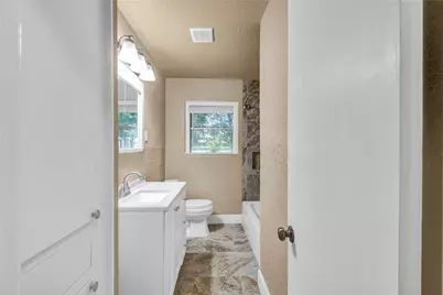 111 Mimosa Street, Lake Jackson, TX 77566 - Photo 19