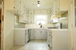 1202 Mac Dr, Sweeny, TX 77480 - Photo 5