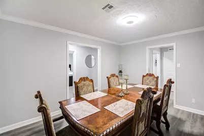 8706 Glen Valley Drive, Houston, TX 77061 - Photo 15