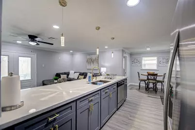 8706 Glen Valley Drive, Houston, TX 77061 - Photo 9