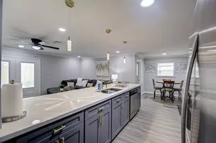 8706 Glen Valley Dr, Houston, TX 77061 - Photo 9