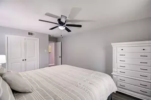 8706 Glen Valley Dr, Houston, TX 77061 - Photo 25