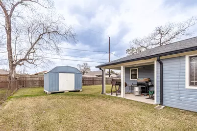 9101 Homewood Lane NE, Houston, TX 77078 - Photo 11