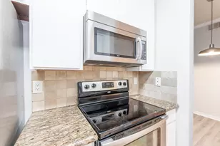 10047 Westpark Dr, Houston, TX 77042 - Photo 11