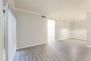 10047 Westpark Dr, Houston, TX 77042 - Photo 5