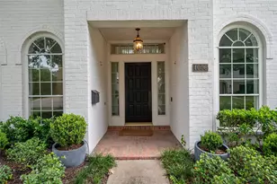 4006 Chatham Ln, Houston, TX 77027 - Photo 3