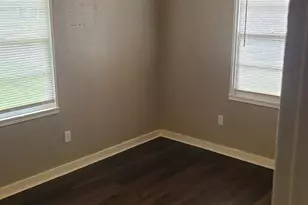 5018 Willow Glen Dr, Houston, TX 77033 - Photo 13