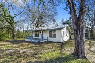 472 E Main St, Zavalla, TX 75980 - Photo 1