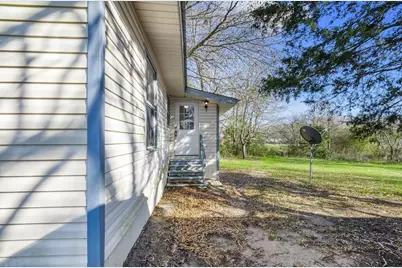 472 E Main Street, Zavalla, TX 75980 - Photo 11