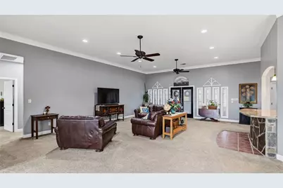 135 Apache, Franklin, TX 77856 - Photo 5