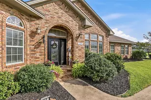 135 Apache, Franklin, TX 77856 - Photo 3