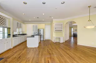 2124 Nantucket Dr, Houston, TX 77057 - Photo 13