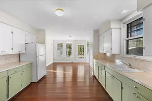 208 Summit St, Schulenburg, TX 78956 - Photo 13