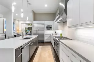 205 Portland St, Houston, TX 77006 - Photo 11