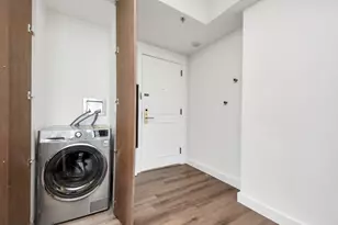 1300 Lamar St, Houston, TX 77010 - Photo 33