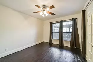 1049 W 22nd St, Houston, TX 77008 - Photo 5