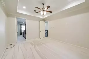 1049 W 22nd St, Houston, TX 77008 - Photo 25