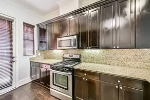 1049 W 22nd St, Houston, TX 77008 - Photo 11