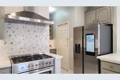 5818 Wilkins Lane, Sugar Land, TX 77479 - Photo 5