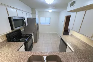 2210 Dorrington St, Houston, TX 77030 - Photo 9