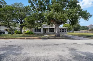 488 7th St, Somerville, TX 77879 - Photo 7