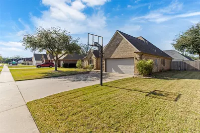 105 Gadwall Drive, Clute, TX 77531 - Photo 27