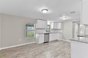 6905 Speaker St, Hitchcock, TX 77563 - Photo 13