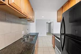 2100 Wilcrest Dr, Houston, TX 77042 - Photo 3