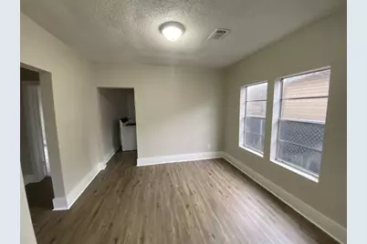 8213 E Erath Street, Houston, TX 77012 - Photo 3