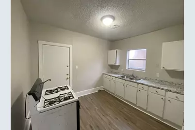 8213 E Erath Street, Houston, TX 77012 - Photo 7