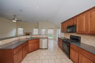 2725 Hidden Landing Drive, Pearland, TX 77584 - Photo 13