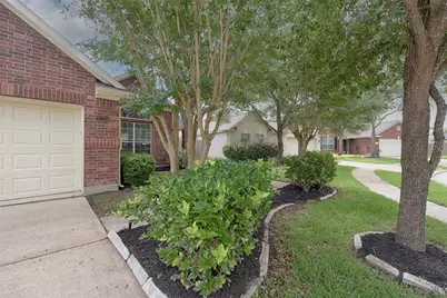 2725 Hidden Landing Drive, Pearland, TX 77584 - Photo 5