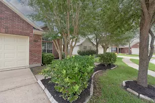 2725 Hidden Landing Dr, Pearland, TX 77584 - Photo 5