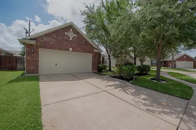 2725 Hidden Landing Drive, Pearland, TX 77584 - Photo 3