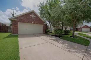 2725 Hidden Landing Dr, Pearland, TX 77584 - Photo 3