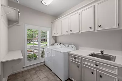 165 W Shadowpoint Circle, The Woodlands, TX 77381 - Photo 35