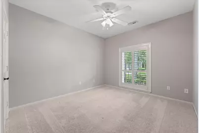 165 W Shadowpoint Circle, The Woodlands, TX 77381 - Photo 33