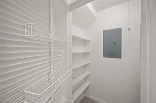 5831 Doliver Dr, Houston, TX 77057 - Photo 17