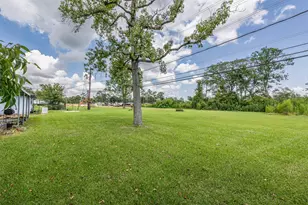 5826 Russell Ln, Baytown, TX 77521 - Photo 41