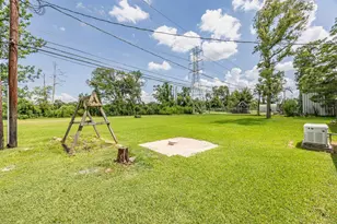 5826 Russell Ln, Baytown, TX 77521 - Photo 43