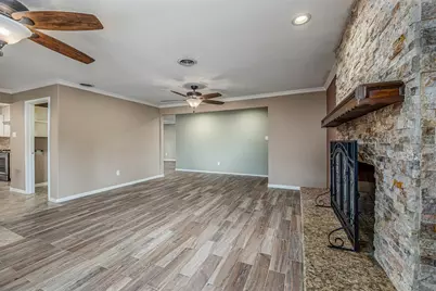 5826 Russell Lane, Baytown, TX 77521 - Photo 15