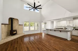 8102 Hills Pkwy, Montgomery, TX 77316 - Photo 3