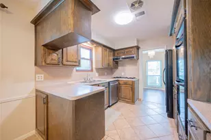 9202 Benning Dr, Houston, TX 77031 - Photo 17
