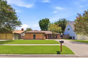 730 Seacliff Dr, Houston, TX 77062 - Photo 3