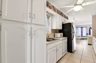 730 Seacliff Dr, Houston, TX 77062 - Photo 31