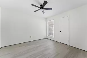 12123 Plumpoint Dr, Houston, TX 77099 - Photo 13