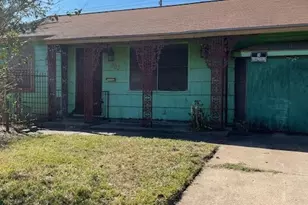 903 Bank Dr, Galena Park, TX 77547 - Photo 1