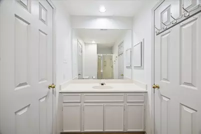 16703 Chestnut Meadow Court, Sugar Land, TX 77479 - Photo 19